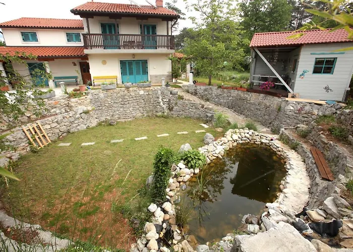 Salamander 3* Štanjel