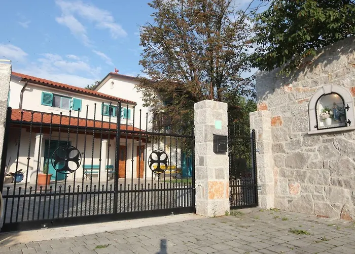 ゲストハウス Salamander Štanjel